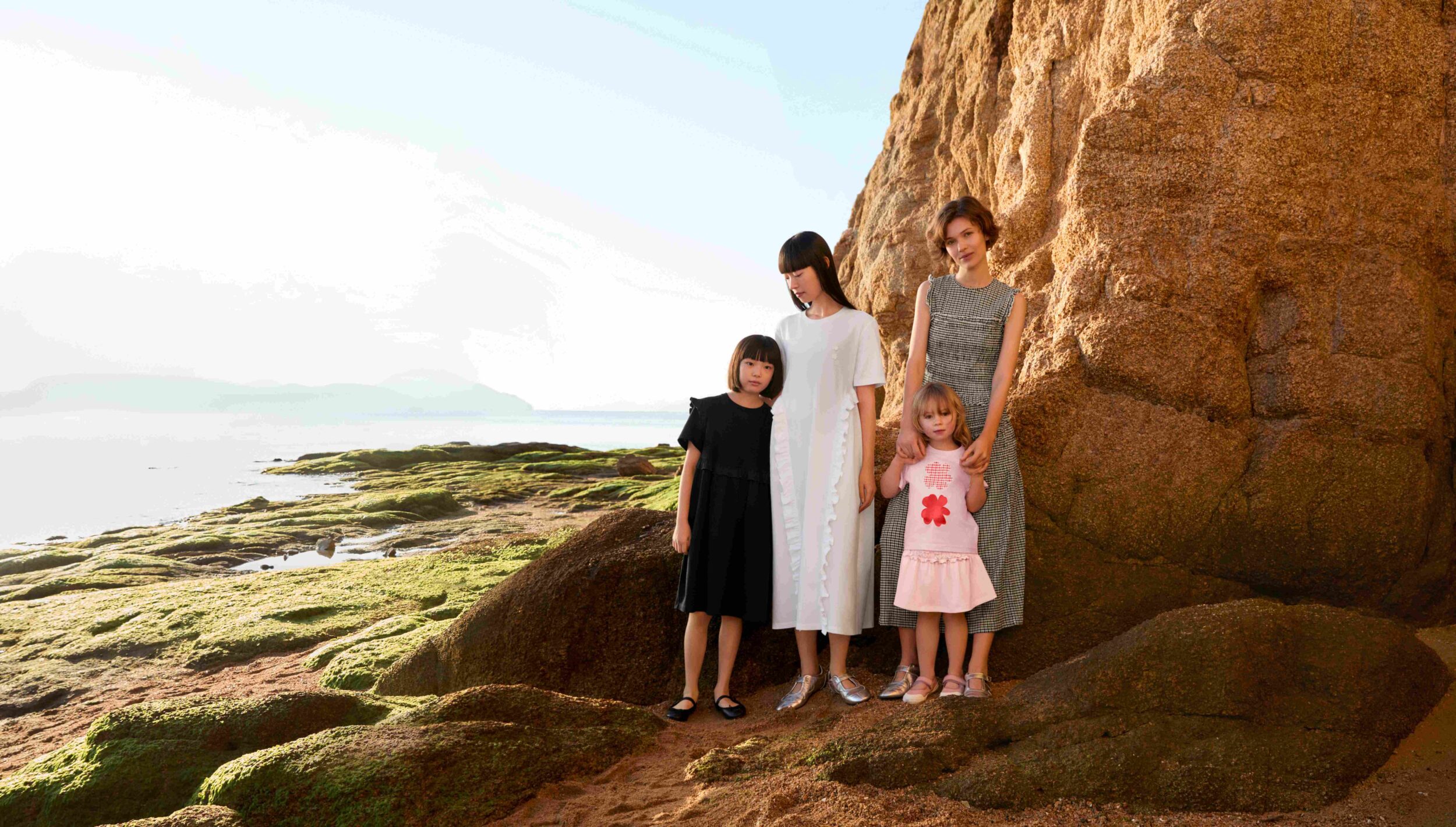 UNIQLO x Cecilie Bahnsen แบรนด์สาวเฟมินีน สู่ชุดที่ใส่ได้ทุกวัน